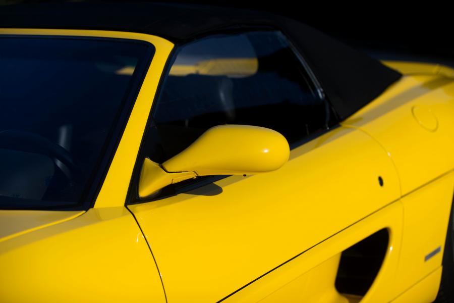 Детали экстерьера Ferrari F355 Spider 1995 года  (US) (фото 10 из 56)